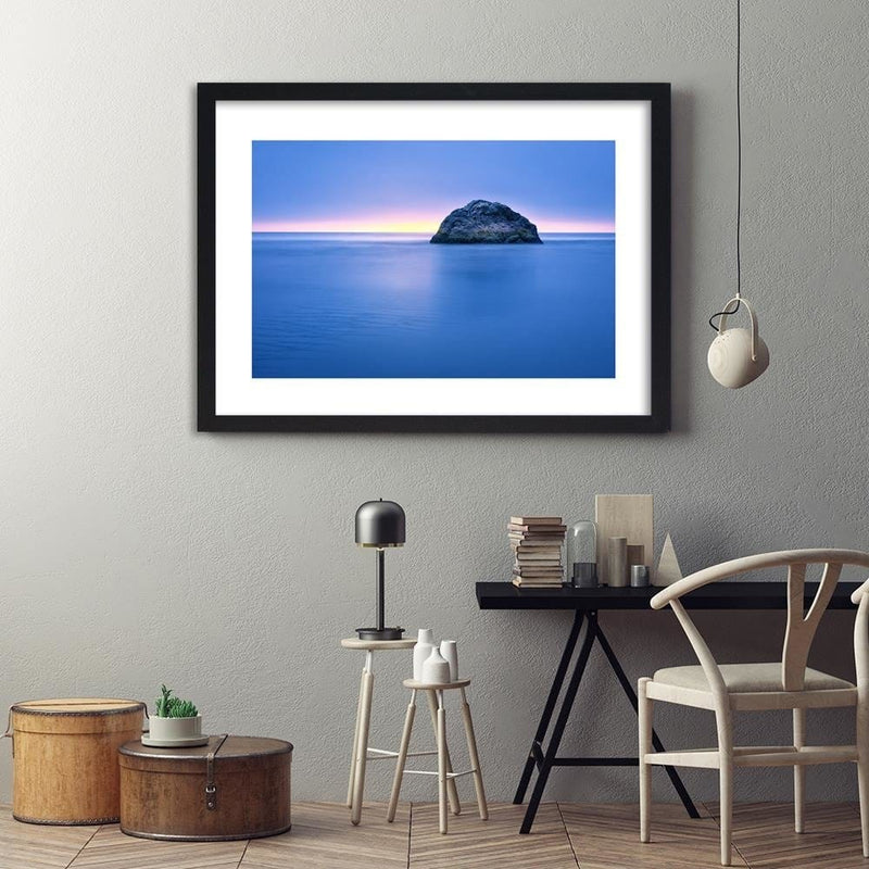 Glezna melnā rāmī - A Rock In The Sea At Dusk 4  Home Trends