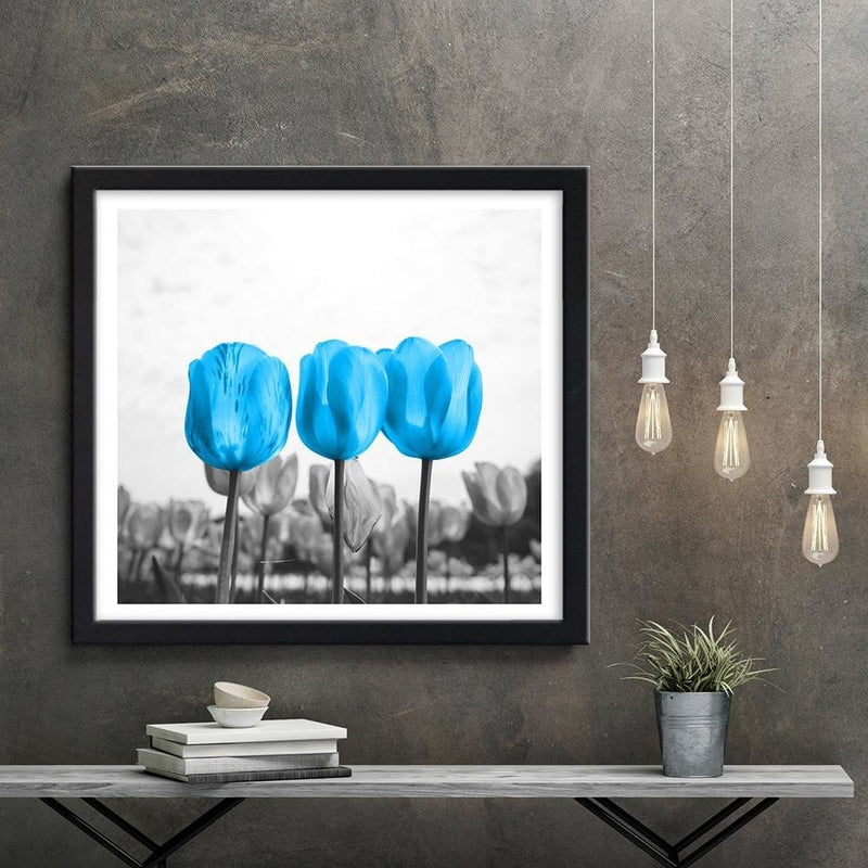 Glezna melnā rāmī - Blue Tulips  Home Trends