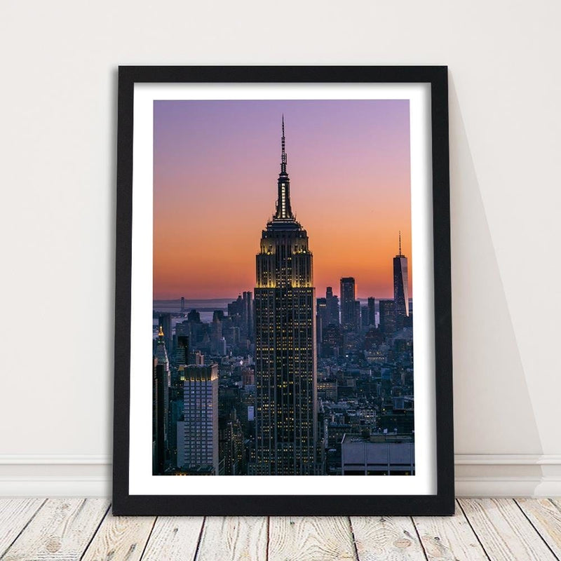 Glezna melnā rāmī - Empire State Building  Home Trends