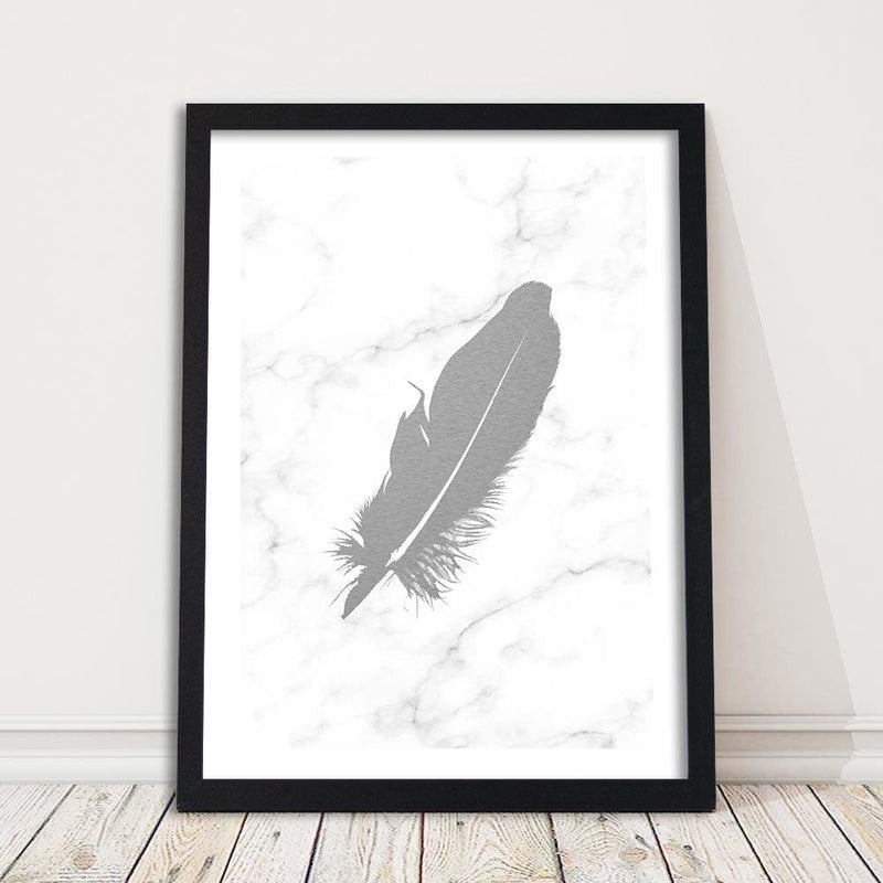 Glezna melnā rāmī - Gray Feather  Home Trends