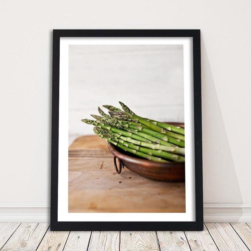 Glezna melnā rāmī - Green Asparagus  Home Trends