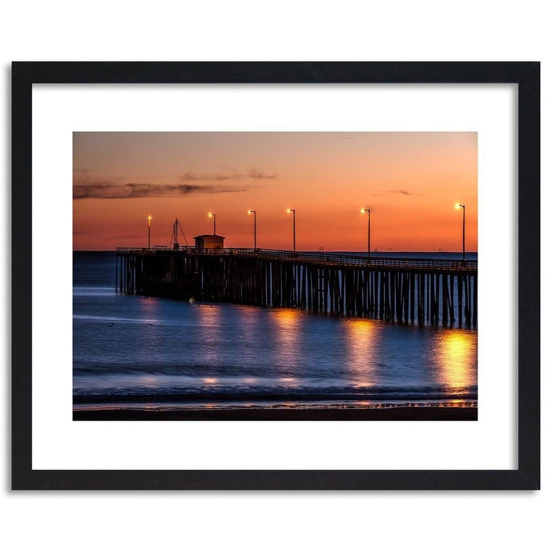 Glezna melnā rāmī - Lanterns On The Pier  Home Trends