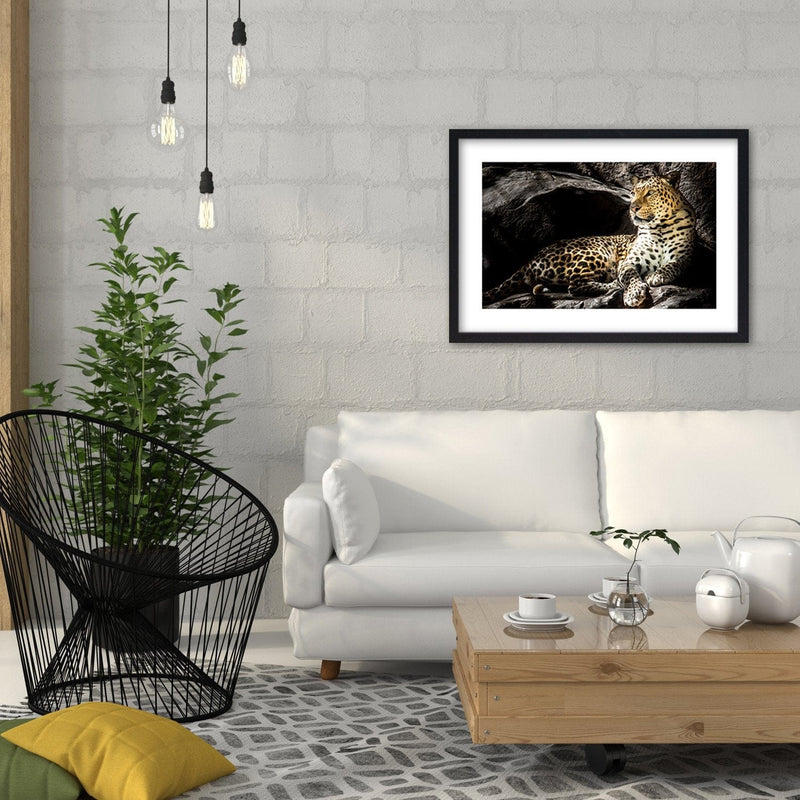 Glezna melnā rāmī - Leopard On The Rocks  Home Trends