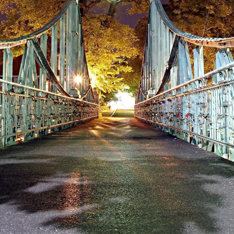 Glezna melnā rāmī - Old Bridge With A Lantern  Home Trends