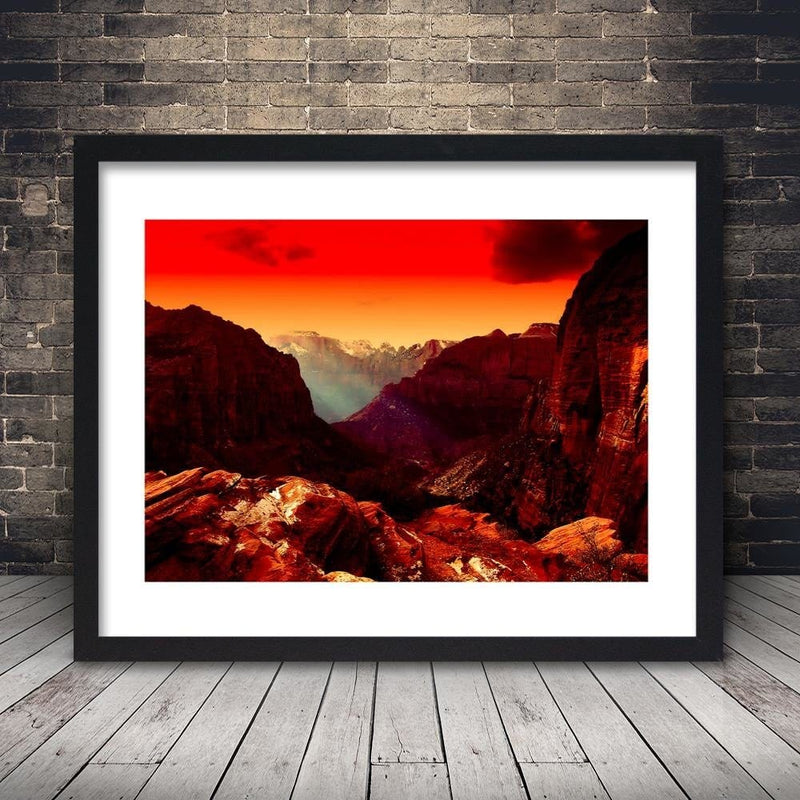 Glezna melnā rāmī - Red Sky Over The Mountains  Home Trends