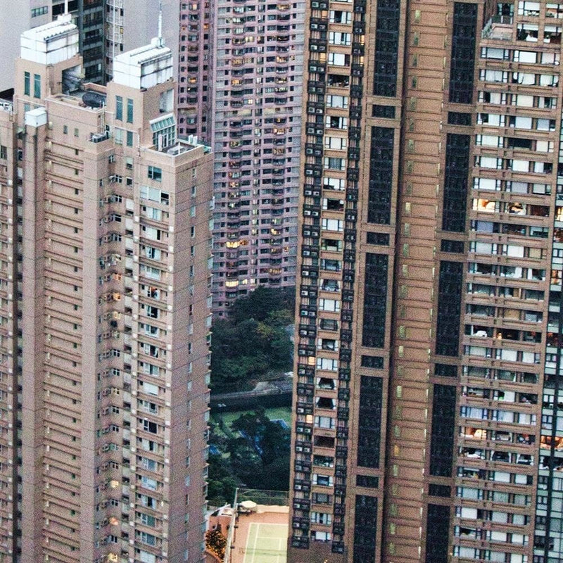 Glezna melnā rāmī - Skyscrapers In Hong Kong  Home Trends