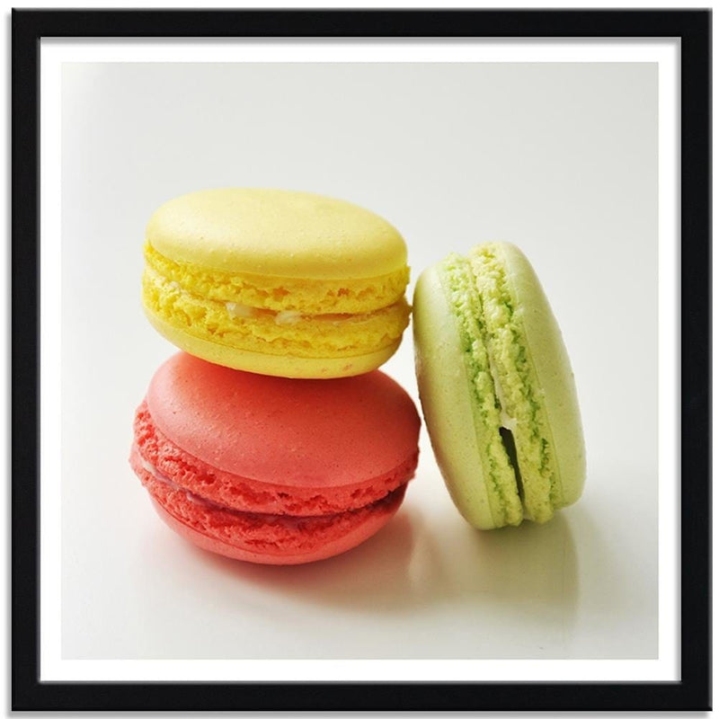 Glezna melnā rāmī - Tasty Macaroons  Home Trends