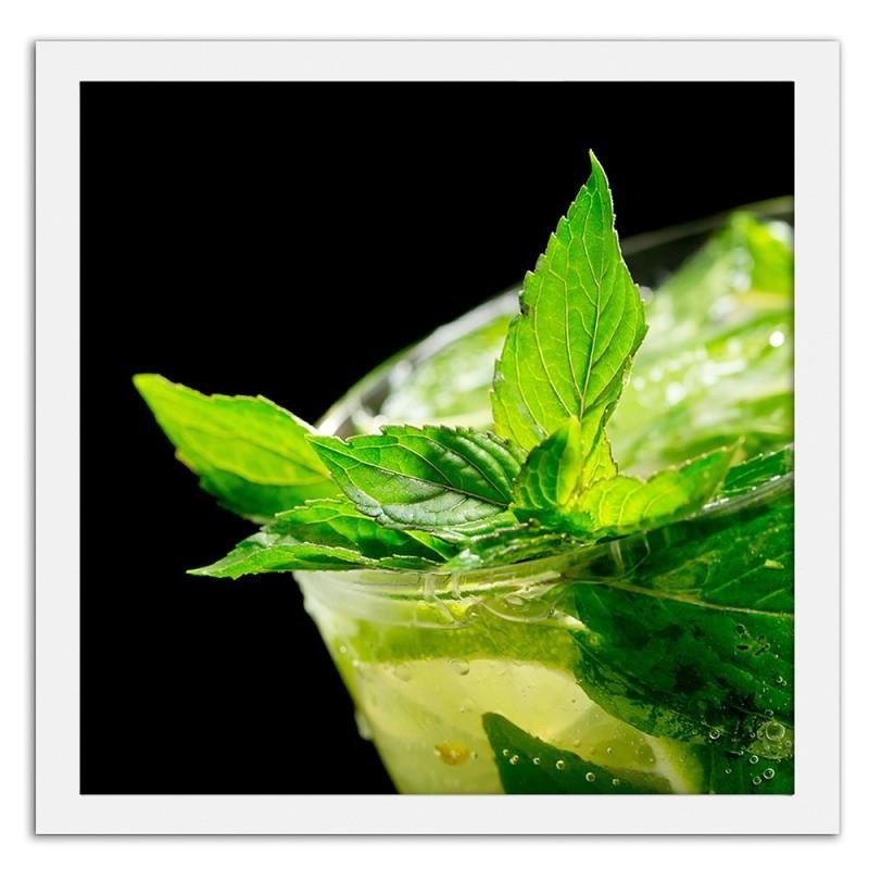 Glezna baltā rāmī - Mojito cocktail 