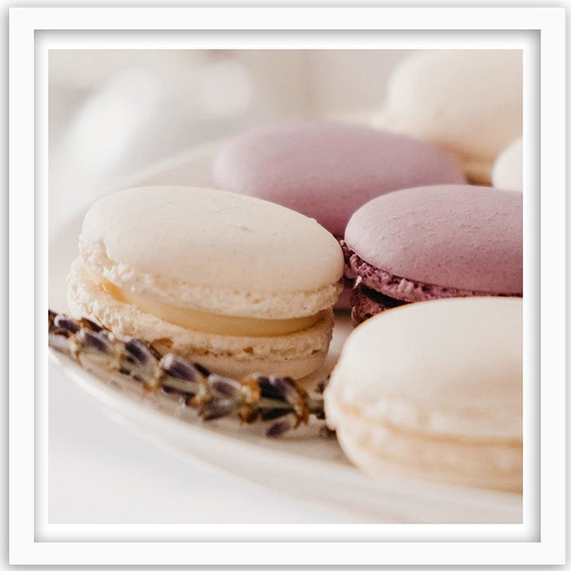 Glezna baltā rāmī - Macaroons On A Plate 2 