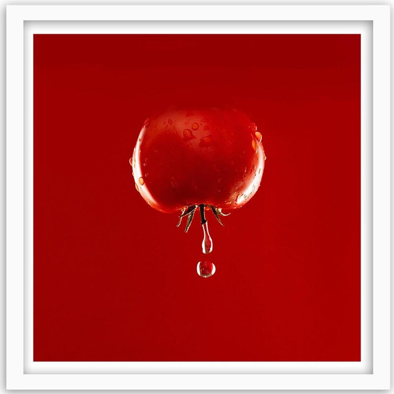 Glezna baltā rāmī - Tomato And Drops Of Water 