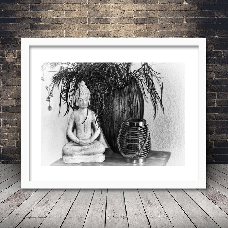 Glezna baltā rāmī - Buddha Vase With Black And White 