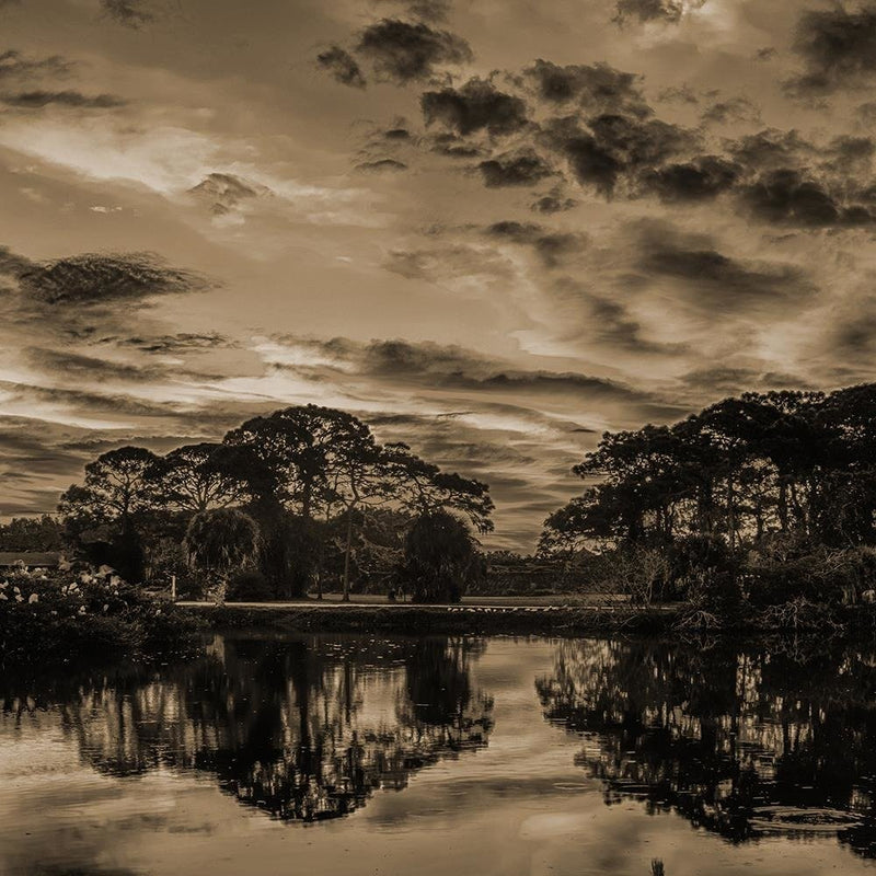 Glezna baltā rāmī - Clouds Over The Lake 1 