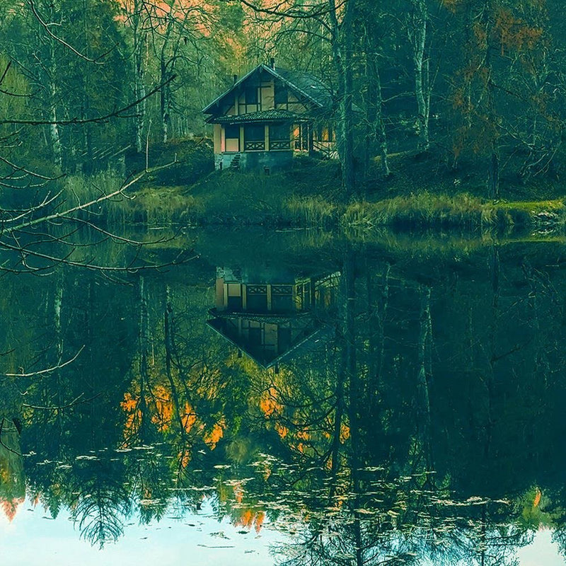 Glezna baltā rāmī - Lake House 3 