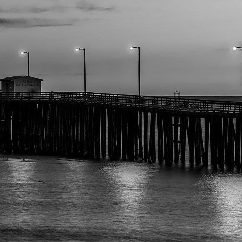 Glezna baltā rāmī - Lanterns On The Pier 3 