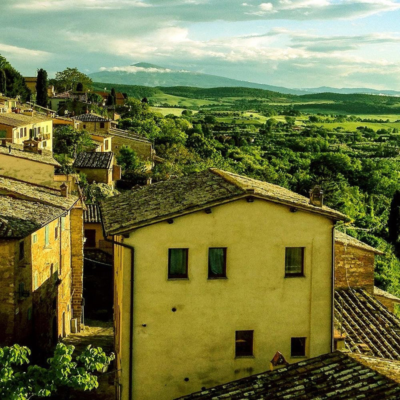 Glezna baltā rāmī - Buildings In Tuscany 3 