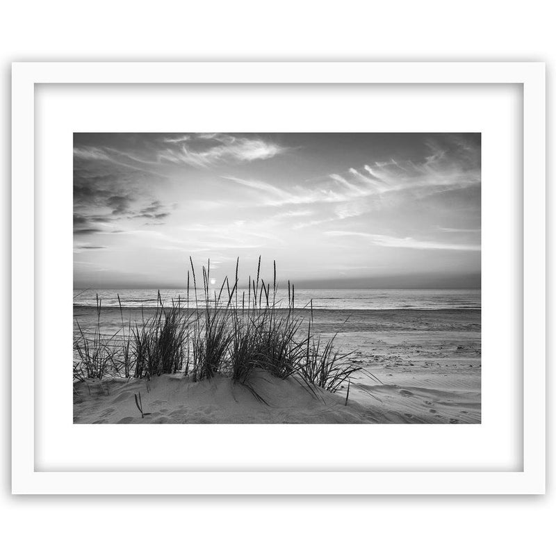 Glezna baltā rāmī - Grass On The Beach 2 