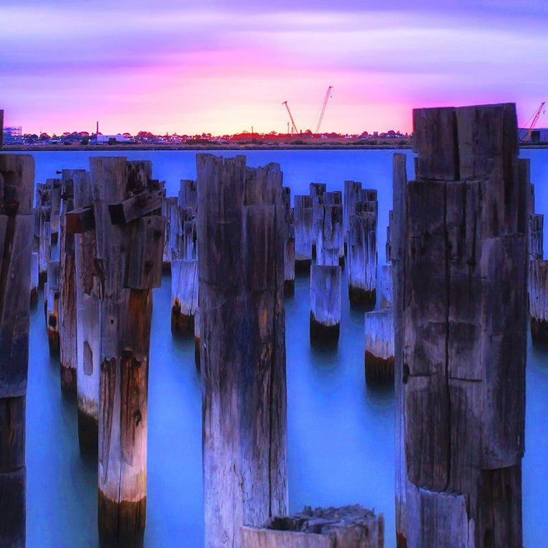 Glezna baltā rāmī - Breakwater At The Port 