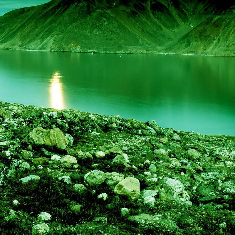 Glezna baltā rāmī - Green Mountain Landscape 