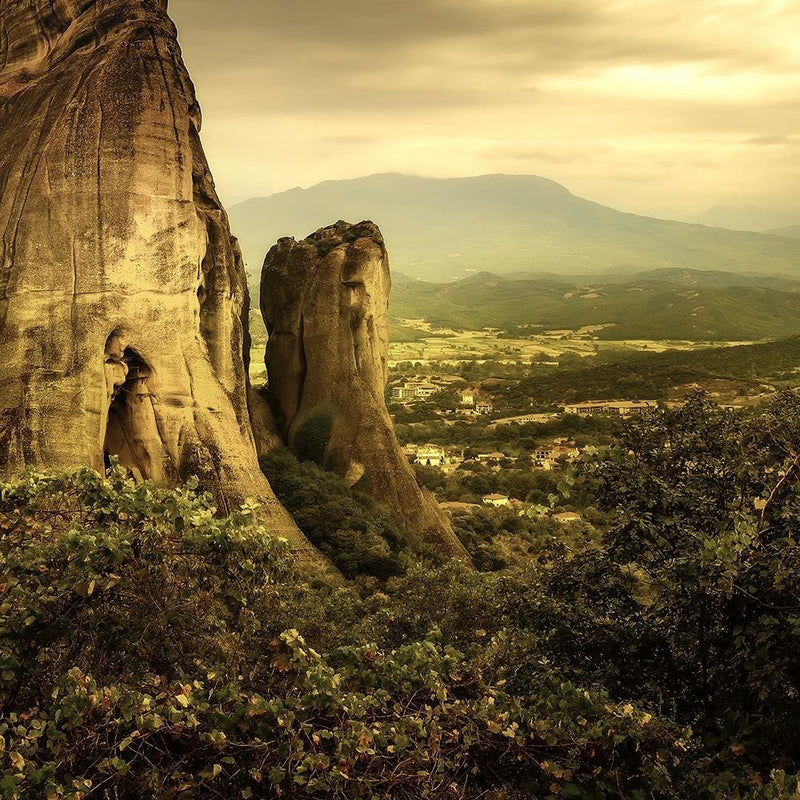 Glezna baltā rāmī - High Rock 