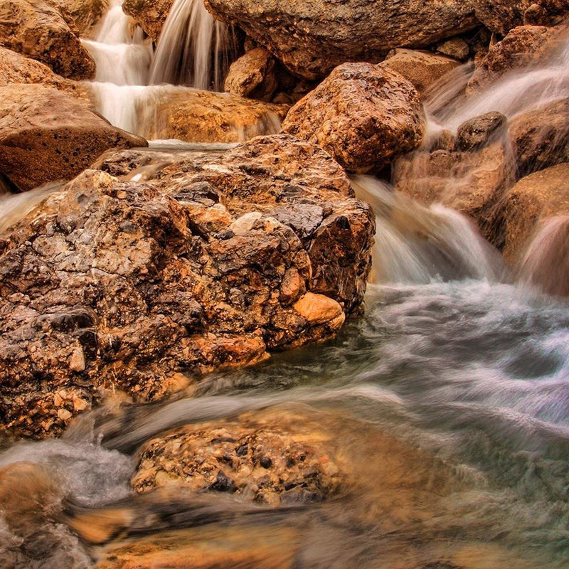 Glezna baltā rāmī - Stone Waterfall 