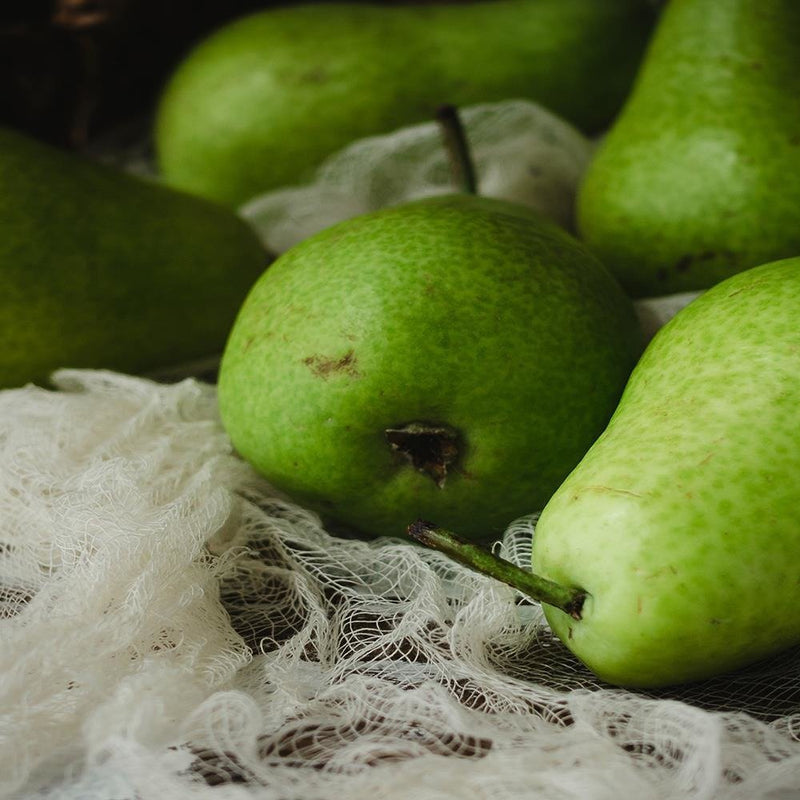 Glezna baltā rāmī - Green Pears 