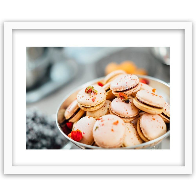 Glezna baltā rāmī - Rose Macaroons 