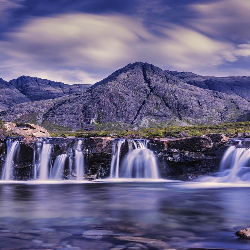 Glezna baltā rāmī - A Mysterious Waterfall 