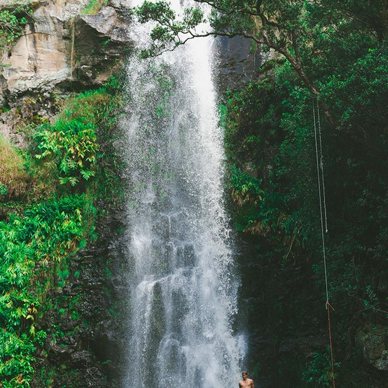 Glezna baltā rāmī - Man Jumping From A Waterfall 