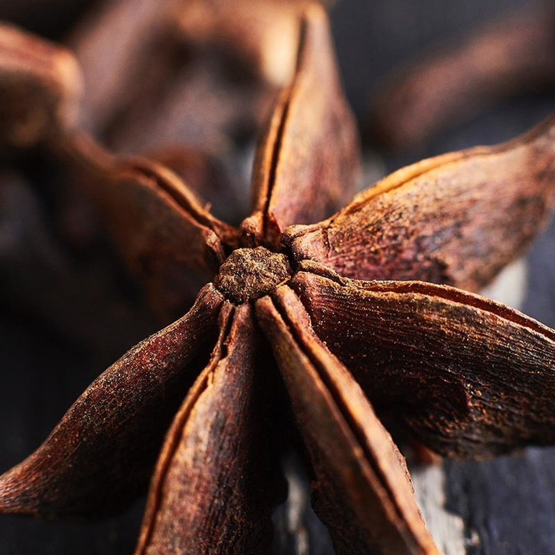 Glezna baltā rāmī - Star Anise 