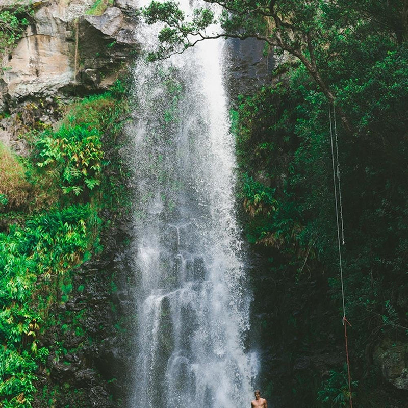 Dekoratīvais panelis - Man Jumping From A Waterfall  Home Trends Deco