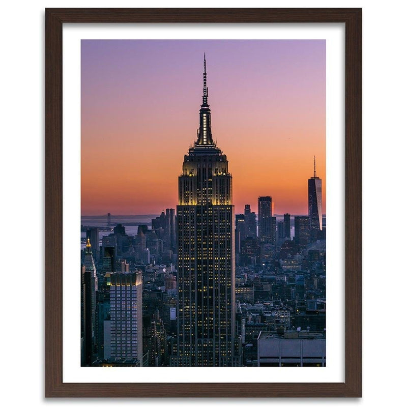 Glezna brūnā rāmī - Empire State Building  Home Trends DECO