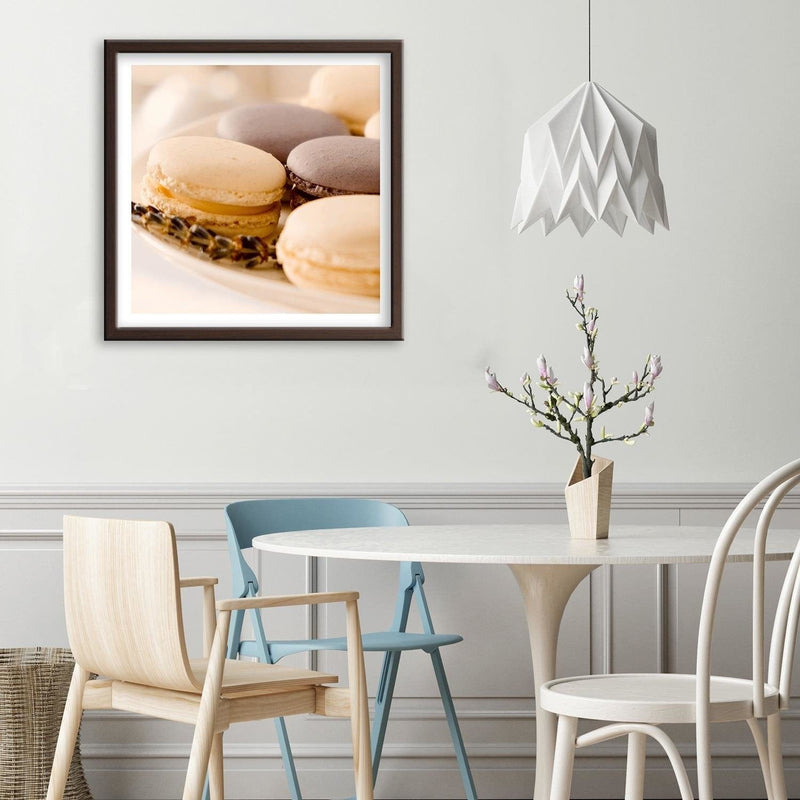 Glezna brūnā rāmī - Macaroons On A Plate  Home Trends DECO