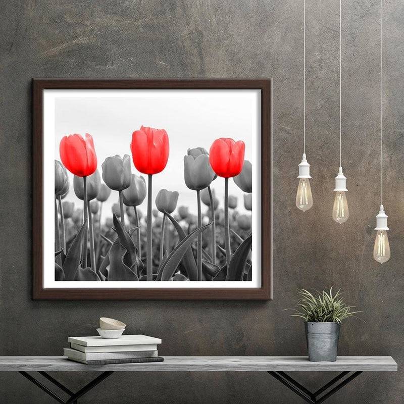 Glezna brūnā rāmī - Red Tulips On The Meadow  Home Trends DECO