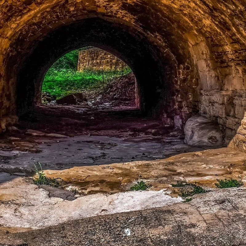 Glezna brūnā rāmī - Stone Tunnel  Home Trends DECO