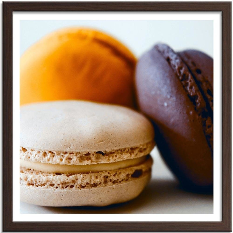 Glezna brūnā rāmī - Tasty Macaroons 2  Home Trends DECO