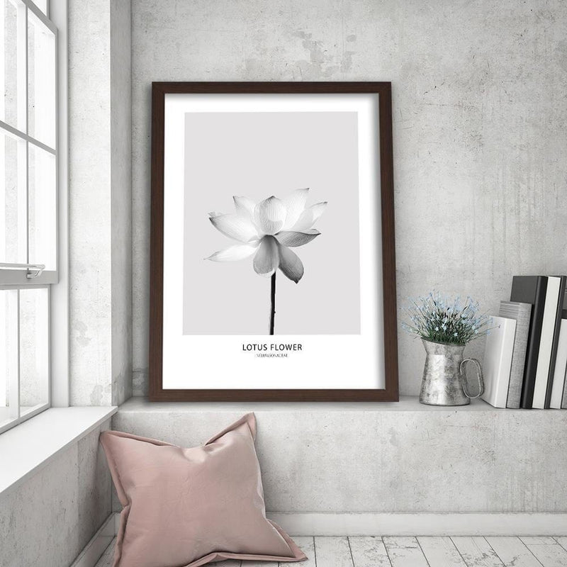 Glezna brūnā rāmī - White Lotus Flower  Home Trends DECO